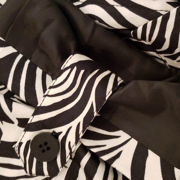 Keren Hart size L spring jacket. In like new condition. - Picture 7 of 7